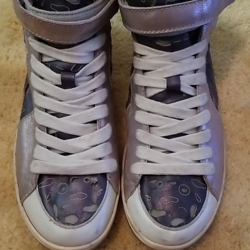 Shoes - Picture 4 of 4